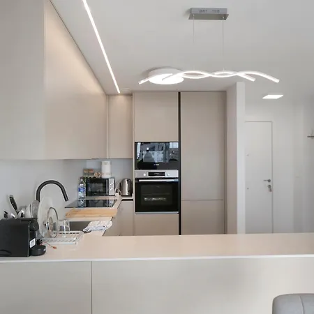 Silver Tower 5b Апартаменти